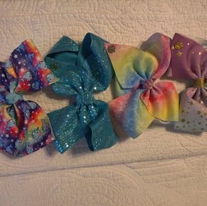 4 large Jojo bow's